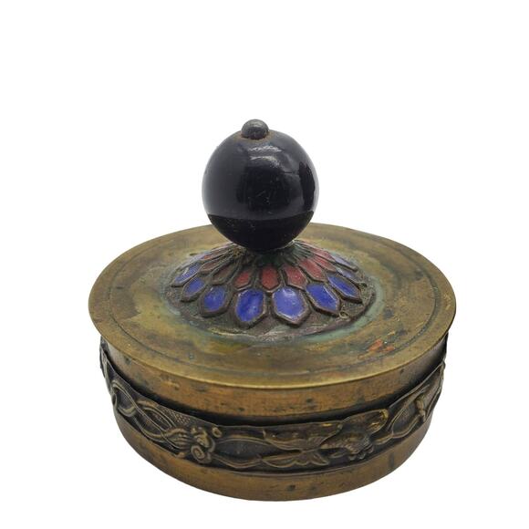 Vintage Chinese Enameled Brass Box Jar Embossed Figures & Cloisonné Enamel Lid - Picture 5 of 12
